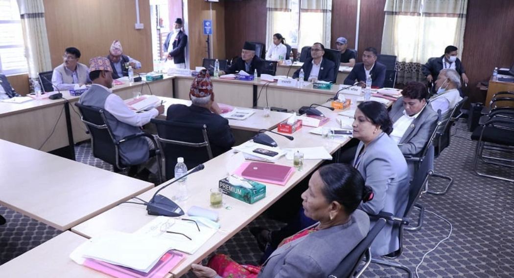 विवाह गर्ने उमेरबारे बहसः १८ कि २० वर्ष ?