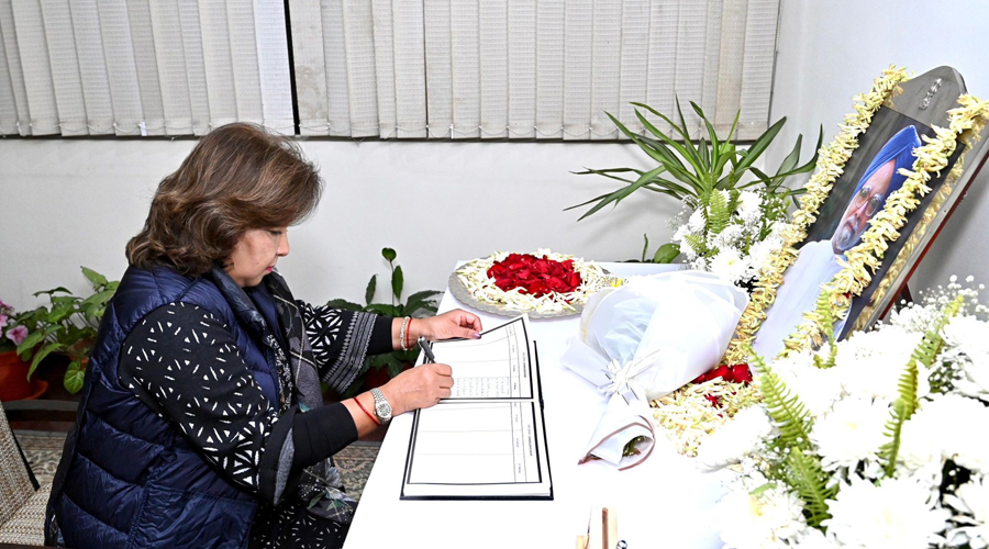 भारतीय पूर्वप्रधानमन्त्री सिंहलाई परराष्ट्रमन्त्री राणाले दिइन् श्रद्धाञ्जली