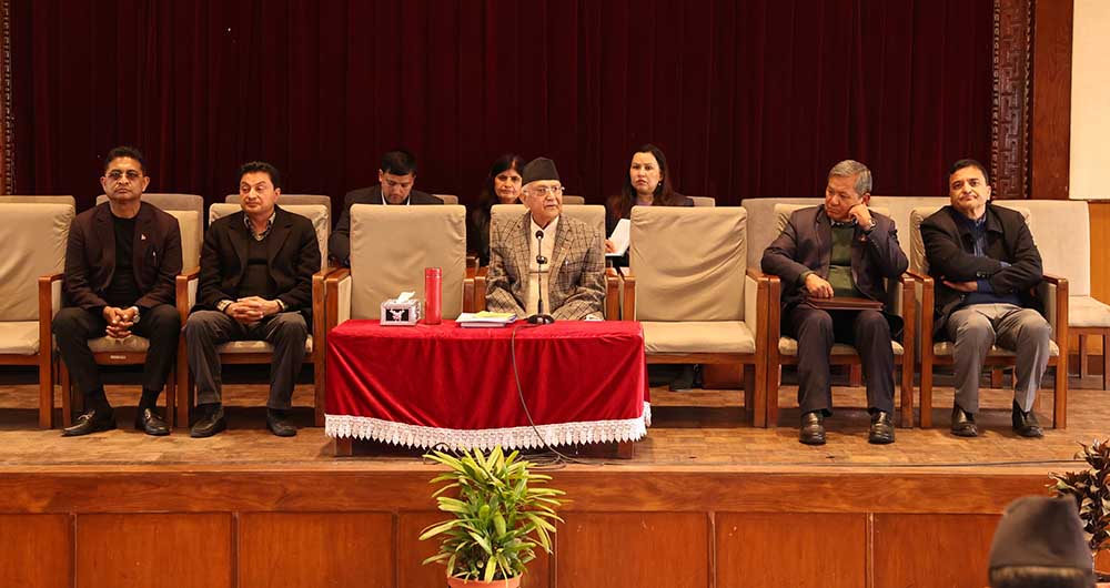 हिउँदे अधिवेशनलाई प्रभावकारी बनाउन भूमिका खेल्न आफ्ना सांसदलाई एमालेको निर्देशन