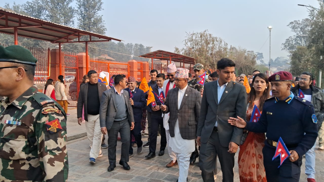 मन्त्री पाण्डेको नेतृत्वमा पशुपतिमा प्रभातफेरी, दर्शनलाई सहज बनाउन निर्देशन