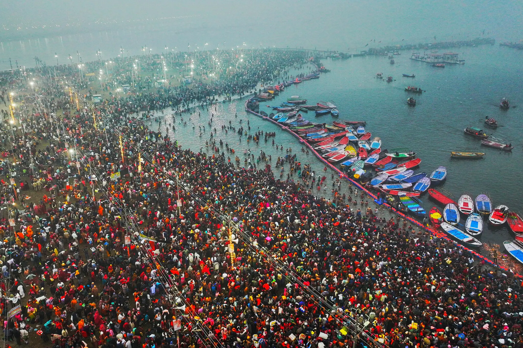 विश्वकै सबैभन्दा ठुलो धार्मिक मेला महाकुम्भ आजवाट सकिदै, ६५ करोड भन्दा वढीद्धारा स्नान