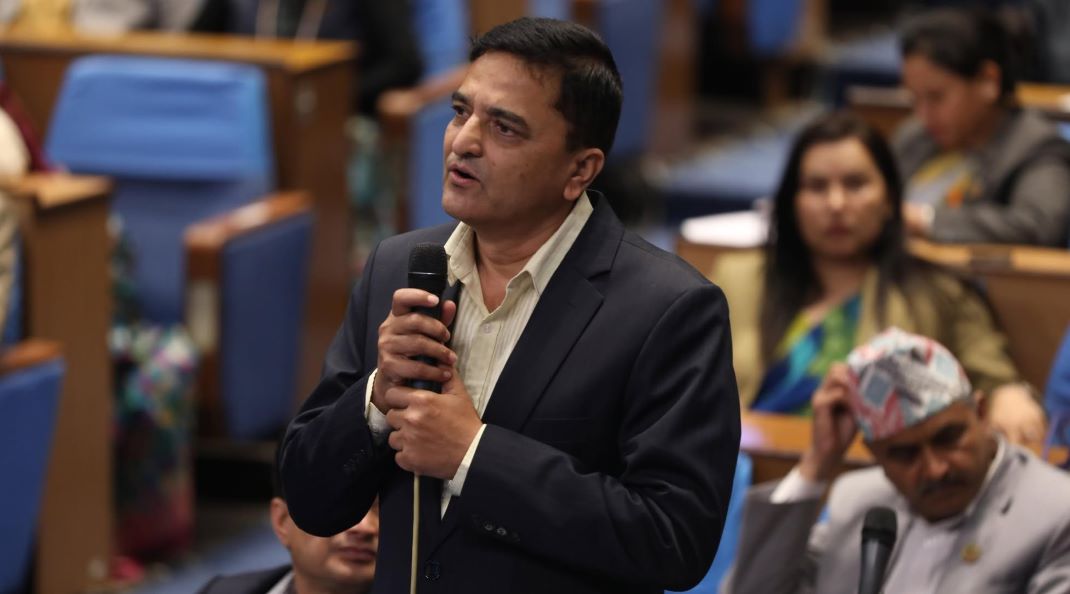 ‘पूर्व राजाले माला लगाएर जनताको घर जलाउन मान्छे पठाए’