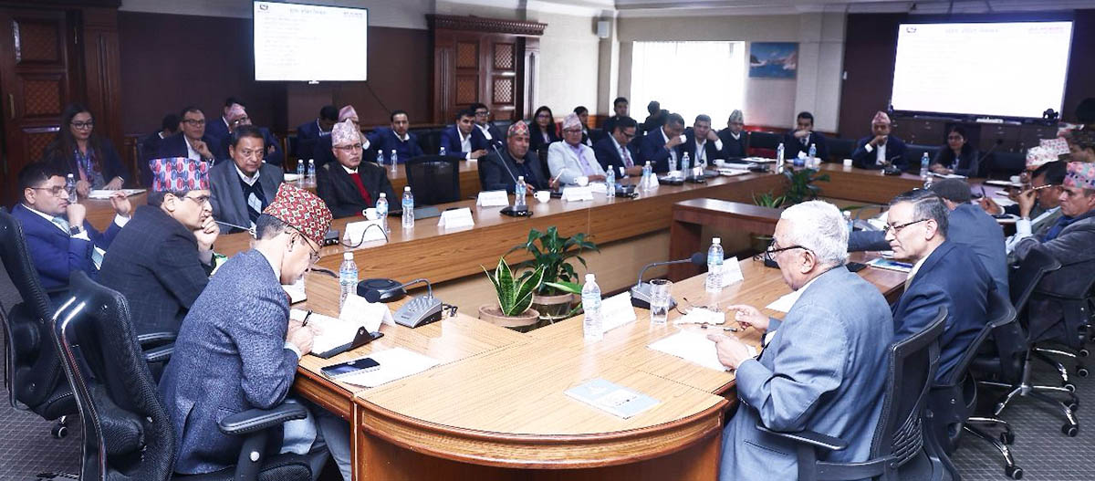 अर्थतन्त्र सुधारबारे पूर्व अर्थसचिवसँग छलफल