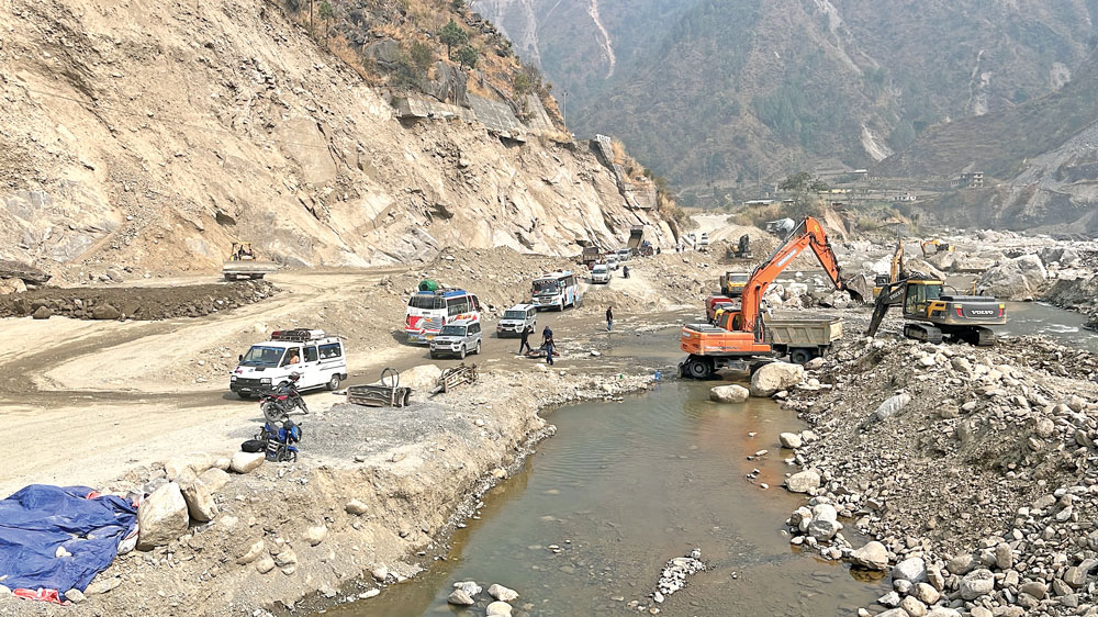 बिपी राजमार्ग चार खण्डमा पुनर्निर्माण हुने