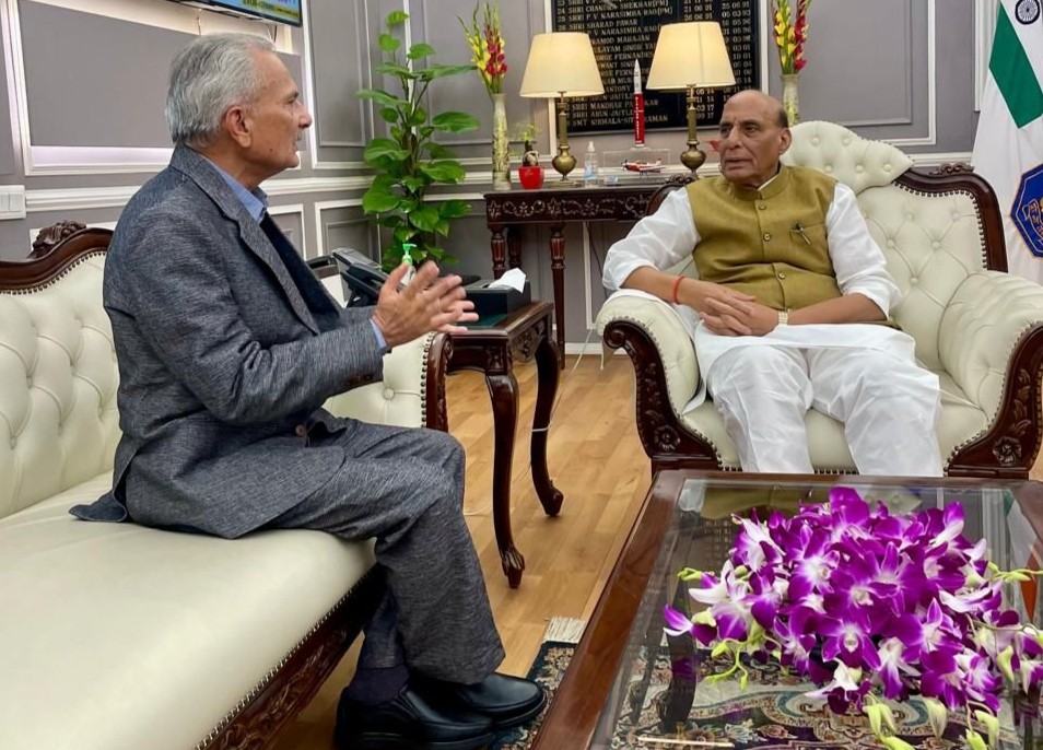 पूर्वप्रधानमन्त्री भट्टराई र भारतीय रक्षामन्त्री सिंहबिच भेटवार्ता